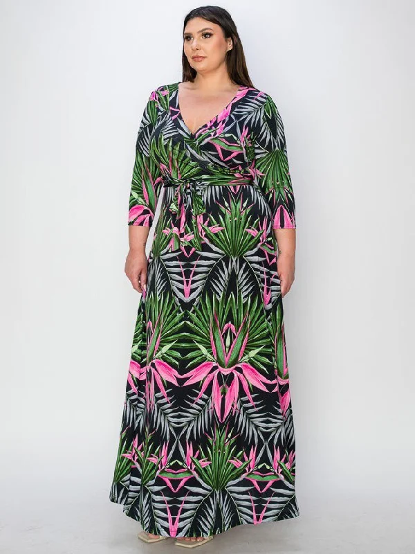 Signature Plus Size Maxi Dress in Tropical Eclipse