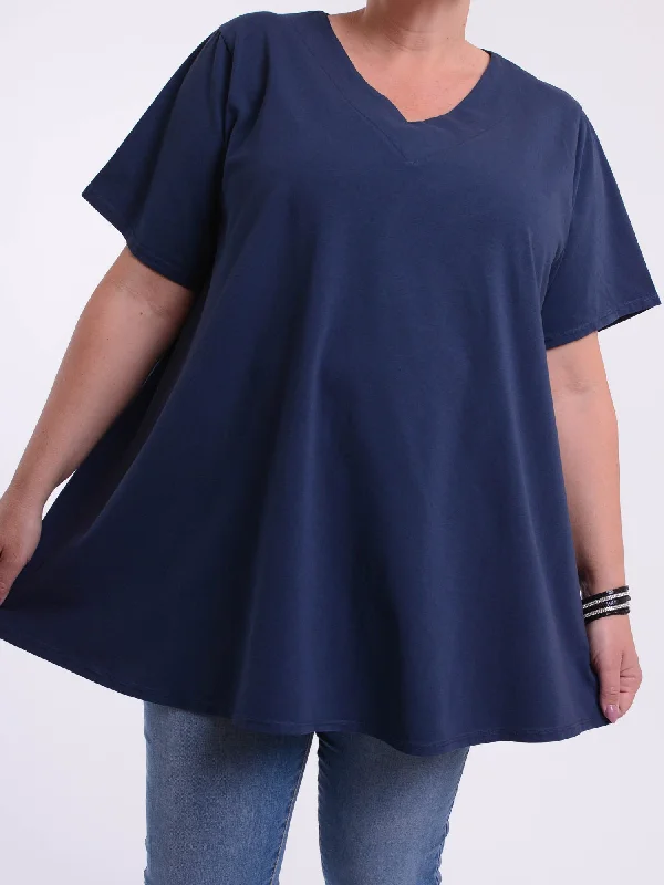 Size 2 - 24 26 28 30 32 / Navy